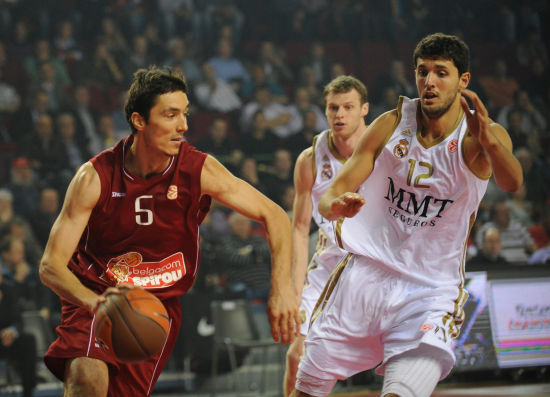 再见，巴萨U40！苏亚雷斯离队迈阿密国际，梅西独守美职联（巴萨老友记解散：苏亚雷斯告别迈阿密国际，梅西独撑美职联）