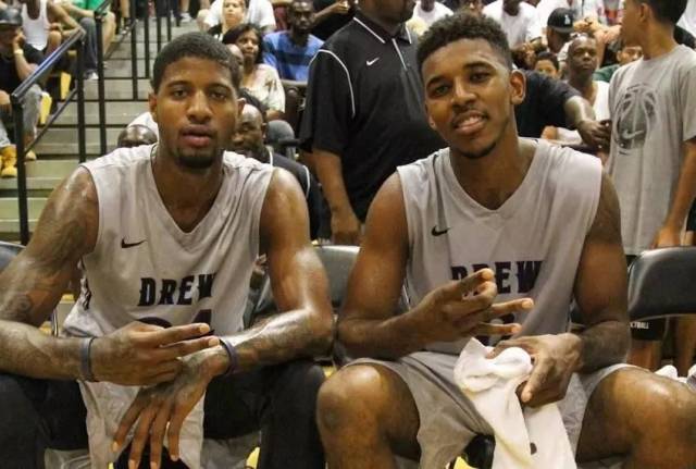 3-0！14亿豪门终结3连平紧追领头羊 神锋两记世界波15轮狂轰16球（3-0！总身价14亿豪门止住三连平逼近榜首，神锋两脚世界波15轮已轰16球）