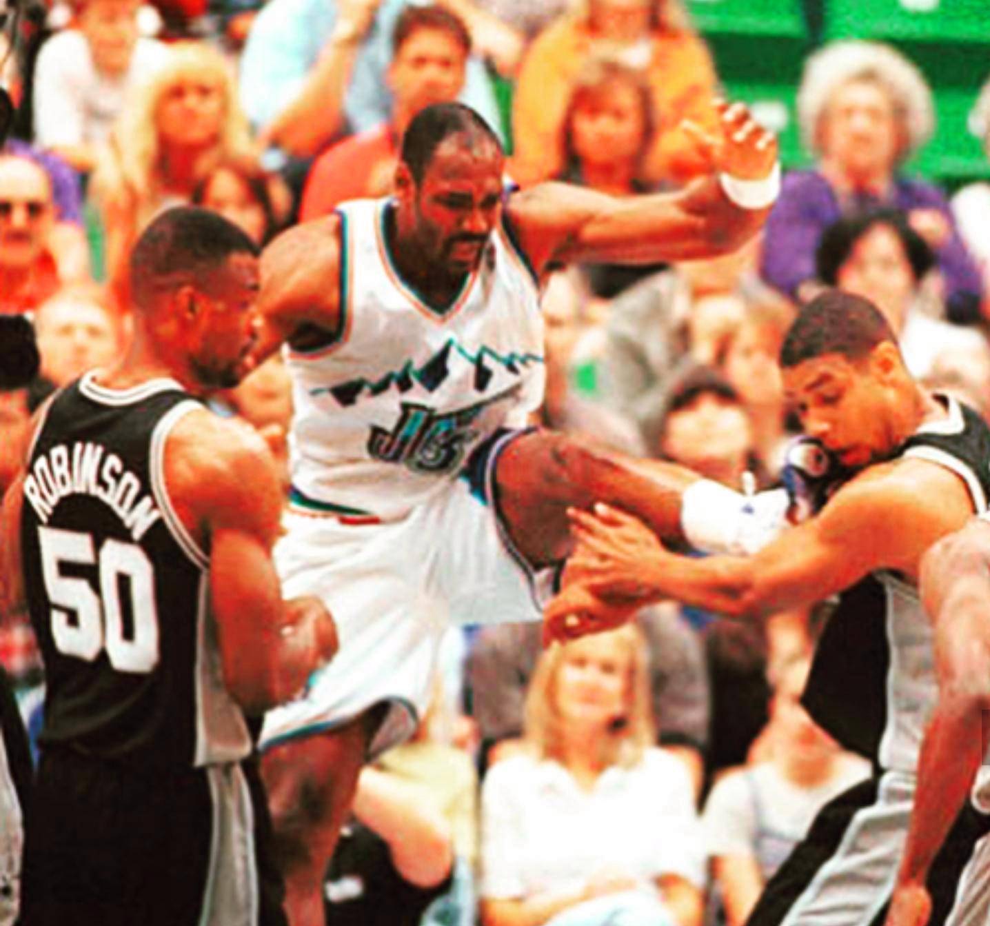 阿齐兹：太早丢球让局面困难，感谢远征球迷下雨还支持我们（阿齐兹：早早失球令比赛被动，感谢冒雨远征支持的球迷）