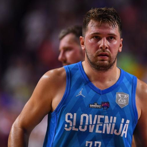 韩媒：热刺计划12月邀请孙兴慜回主场看球，并将安排特别仪式（韩媒称：热刺拟于12月邀请孙兴慜回归主场观赛，届时将举行特别致敬仪式）